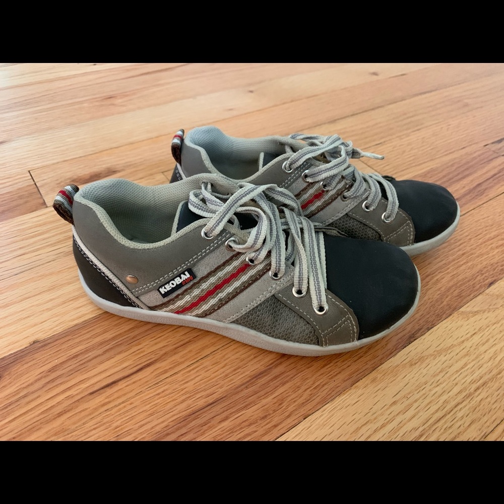 Boys dressy sneakers
